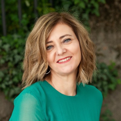 Dóra Császi